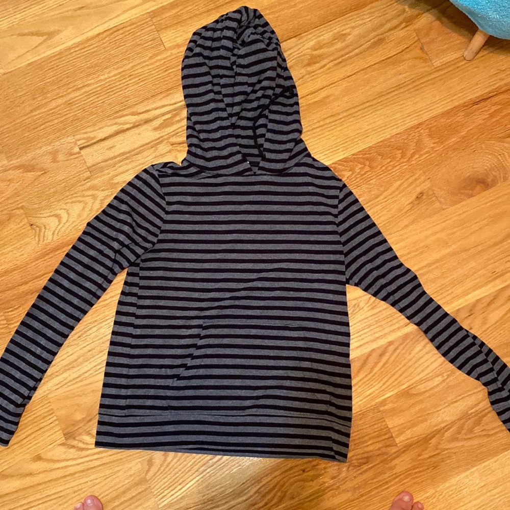 Thin sweatshirt